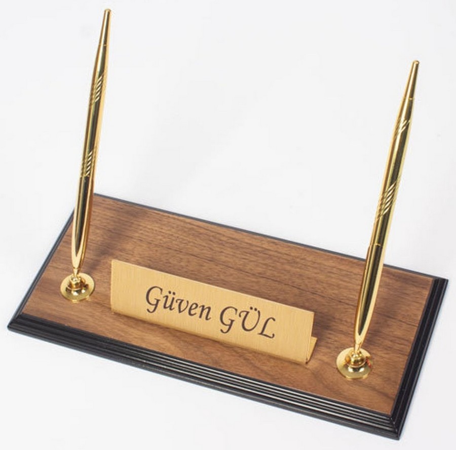 wooden pen stand