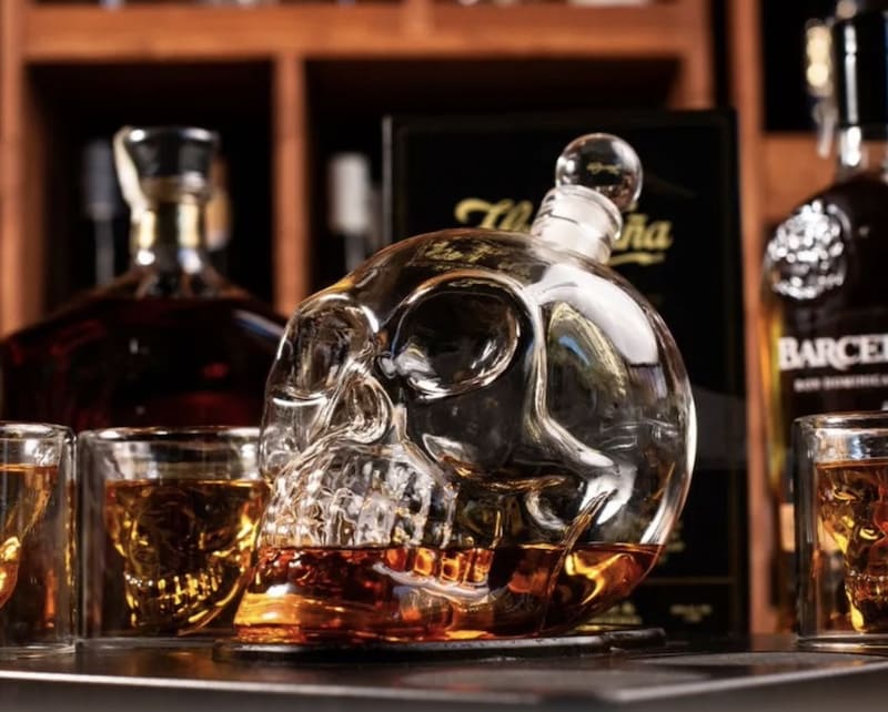 skull carafe whiskey with 6 glasses set gift